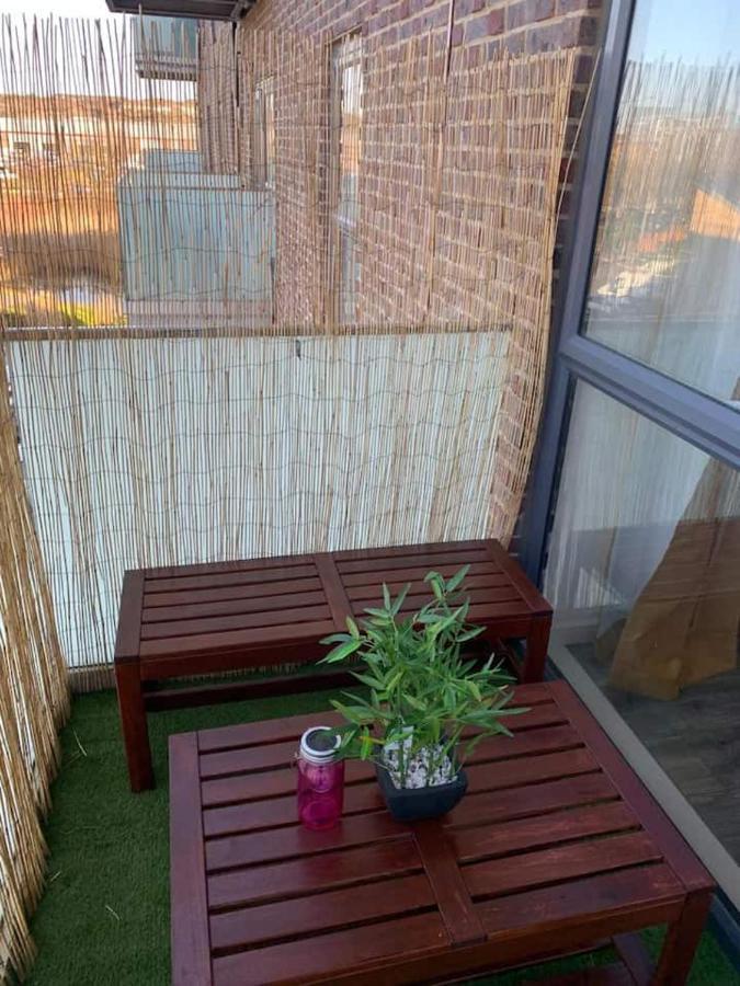 Lovely 1-Bed Serviced Apartment With Free Parking West Thurrock Dış mekan fotoğraf