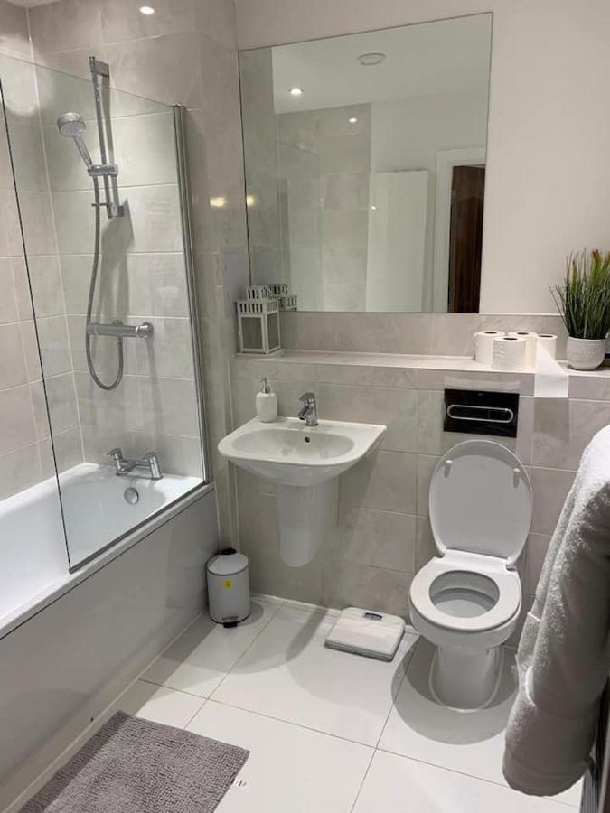 Lovely 1-Bed Serviced Apartment With Free Parking West Thurrock Dış mekan fotoğraf